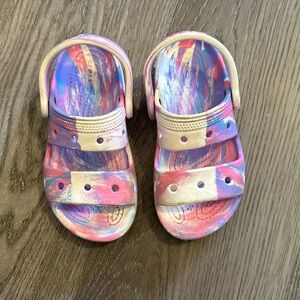 toddler girls size 10 crocs sandals.